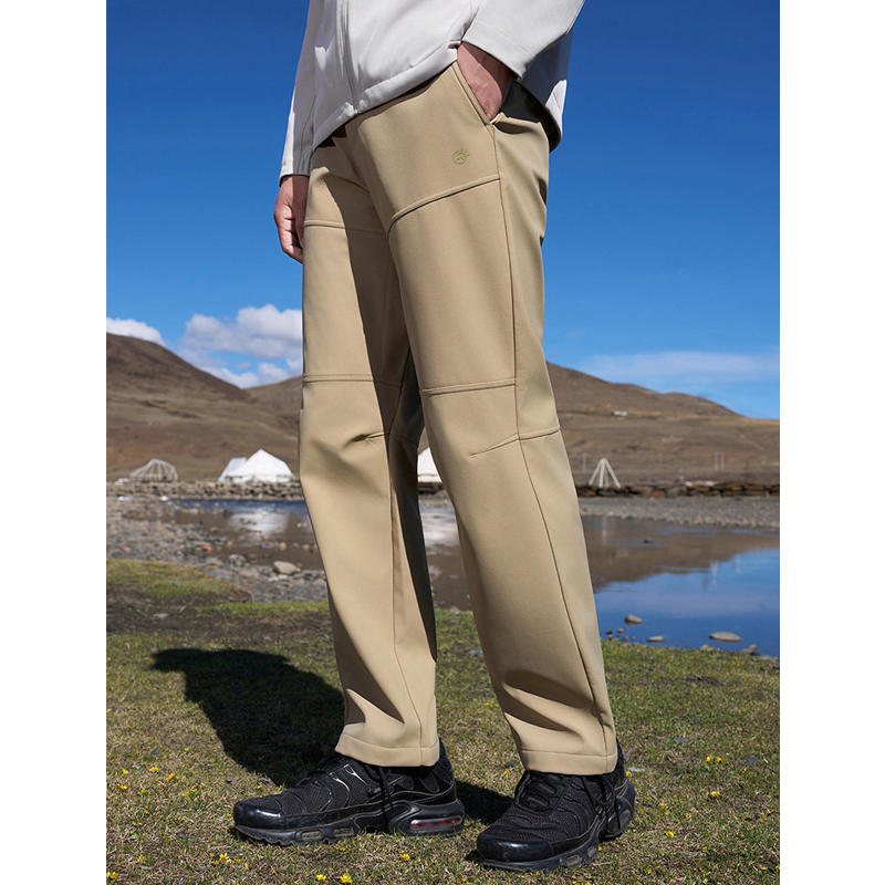 メンズソフトシェルパンツ – 防風、撥水、フリース裏地付きで - Fly Line のレビューと価格